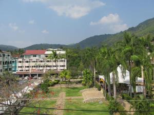 Photo de la galerie de l'établissement Oasis Apartments & Bar, à Karon Beach