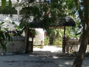 Zahrada ubytování Furaha Lodge