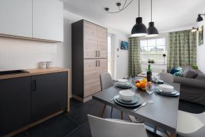 Część wypoczynkowa w obiekcie Morskie Apartamenty "Zefir" "Notos" "Loft" "Gniazdo"