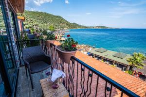 Un balcon sau o terasă la Assos Kervansaray Hotel - Special Category