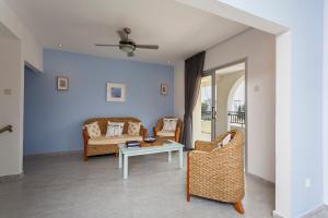 Gallery image of Sea Breeze Apartments - 3 Bedroom Apartment in Peyia