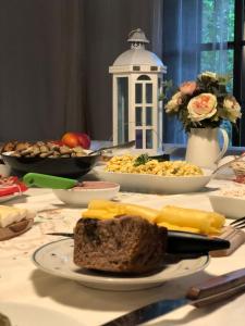 Jedlo v ubytovaní bed & breakfast alebo blízkom okolí
