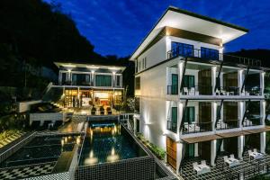 Piscina a Chaantalay Hotel o a prop
