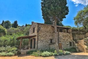 The building in which the holiday home is located