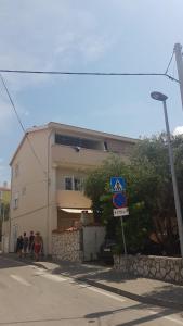 Budynek, w którym mieści się apartament