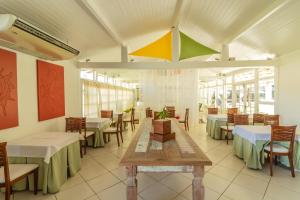 Restaurace v ubytování Pousada Bucaneiro