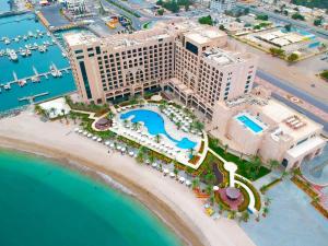 Bazén v ubytování Al Bahar Hotel & Resort nebo v jeho okolí