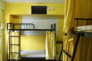 Postel nebo postele na pokoji v ubytování Ashirwad Guest House (Male Only)