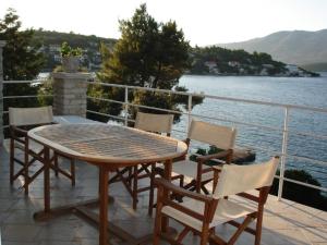 Fotografie z fotogalerie ubytování Apartment Perla - first row by the sea v destinaci Lumbarda