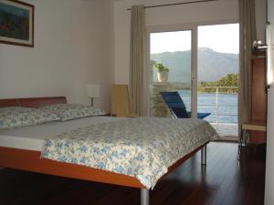 Fotografie z fotogalerie ubytování Apartment Perla - first row by the sea v destinaci Lumbarda + 6 fotografií