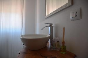 A bathroom at Levante