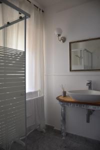 A bathroom at Levante