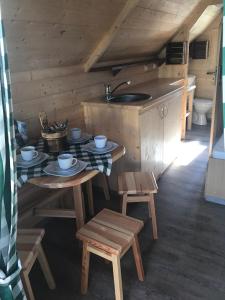 Köök või kööginurk majutusasutuses Glamping Park