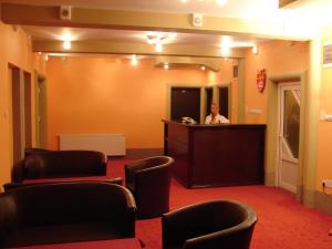 Prostor za sedenje u objektu HOTEL VILA MITIC LUXX SPA centar