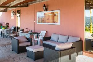 Posedenie v ubytovaní Casa Rosalía