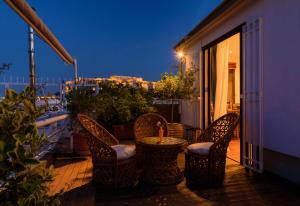 A seating area at Acropolis Eye Loft