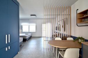 Postel nebo postele na pokoji v ubytování Voula Seaside Apartments