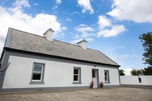 Gallery image of Mary's Cosy Cottage on the Wild Atlantic Way in Galway
