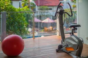 Fitness centrum a/nebo fitness zařízení v ubytování Grand Kesambi Resort and Villas
