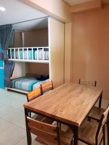 Postel nebo postele na pokoji v ubytování Oasis Hostel & Bar