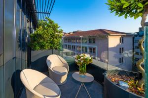 A seating area at Opale Hotel