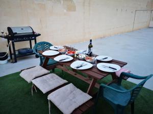 Mynd úr myndasafni af Village Corner 3 bedroom apartment with Garage í Marsaskala