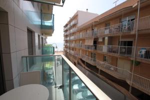 Изглед към басейн в Apartamento 10 Marjal Playa Centro de Guardamar или наблизо