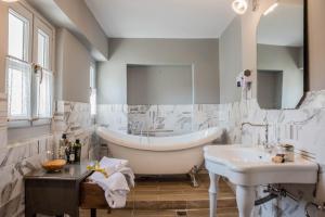 Łazienka w obiekcie Kyria Boutique House