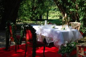 Ein Garten an der Unterkunft Spreewaldresort Seinerzeit