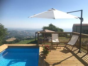 Bazén v ubytovaní Holiday Home in Corvara with Pool and Barbecue alebo v jeho blízkosti