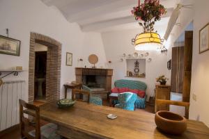 TV a/nebo společenská místnost v ubytování Castello Di Proceno Albergo Diffuso In Dimora D'Epoca