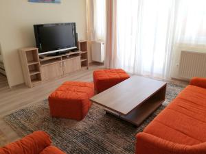TV a/nebo společenská místnost v ubytování Villa Dolce Vita