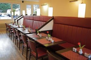 Ein Restaurant oder anderes Speiselokal in der Unterkunft Hotel Wiking 