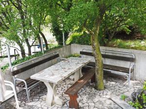 Ogród w obiekcie Apartments Valentinovo