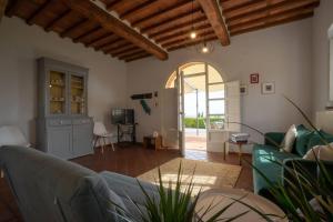 Posedenie v ubytovaní Appartamento con magnifica vista e piscina