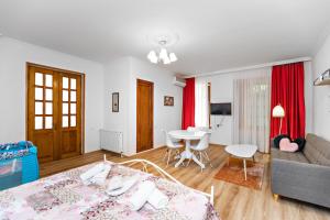 TV a/nebo společenská místnost v ubytování Guest House Nana + 37 fotografií