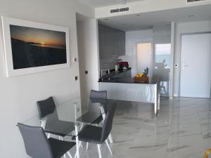 Kuchnia lub aneks kuchenny w obiekcie Sunset Drive Resort & Spa