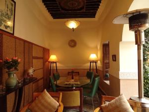 Area soggiorno di Riad Le Coq Berbère