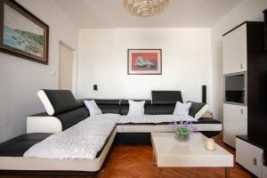 A seating area at AP MARIJANA
