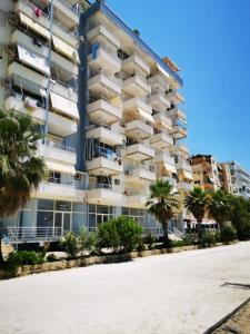 Zdjęcie z galerii obiektu Matin Apartment Sea View w Durrës