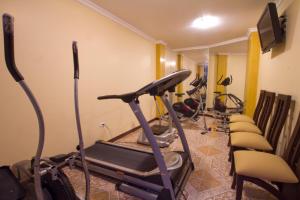 Fitness centrum a/nebo fitness zařízení v ubytování Hotel Joshed Imperial