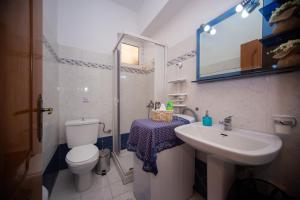 A bathroom at Stegnailion Még 37 kép