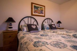 Una cama o camas en una habitación de Killoughagh House