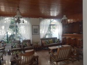 Posezení v ubytování Karis Hotel