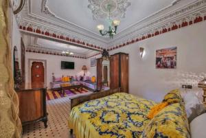 Gallery image of PALAIS LARAICHI Riad la porte bleue suites in Fès