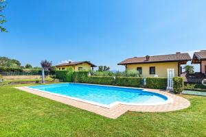 Bazén v ubytovaní Alessandra 2 Apartment by Wonderful Italy alebo v jeho blízkosti