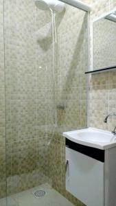 Ένα μπάνιο στο casas joaninha