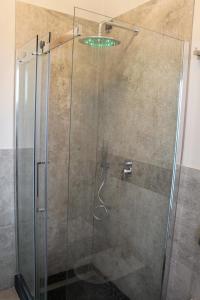 A bathroom at Villa Martina Luxury Rooms