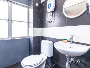 Gallery image of Super OYO 251 Intime Hotel in Kuala Lumpur