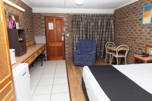 Kuchyň nebo kuchyňský kout v ubytování Lantern Motor Inn
